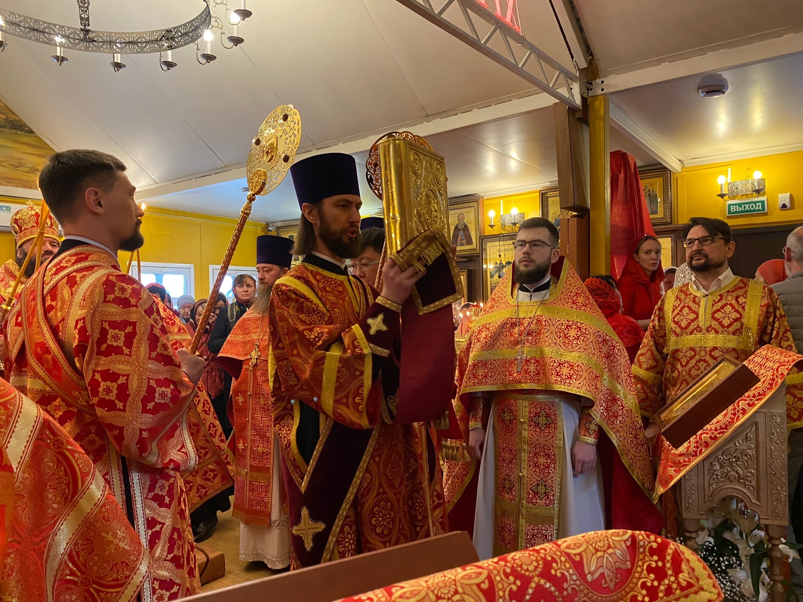 Храм Георгия Победоносца в Челябинске Пасха